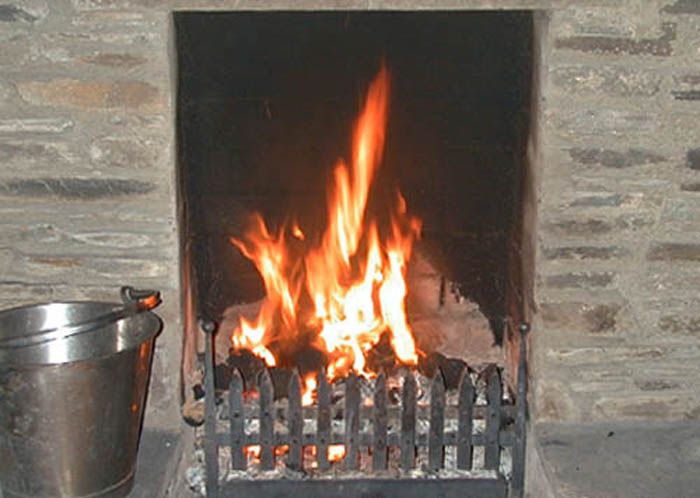 Fireplace.jpg 56.1K