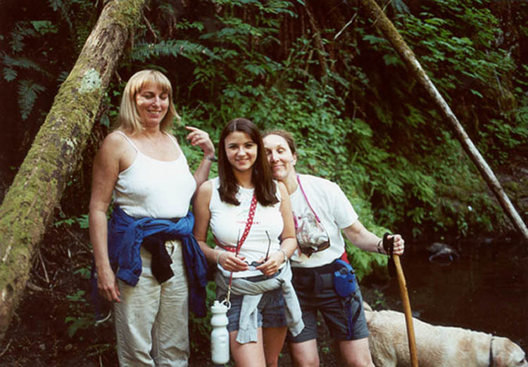 Ginni, Stacie and Carol.jpg 91.5K