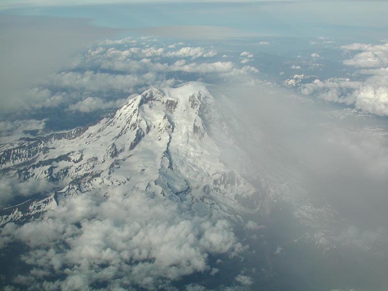 Aerial shot Rainier.jpg 59.9K